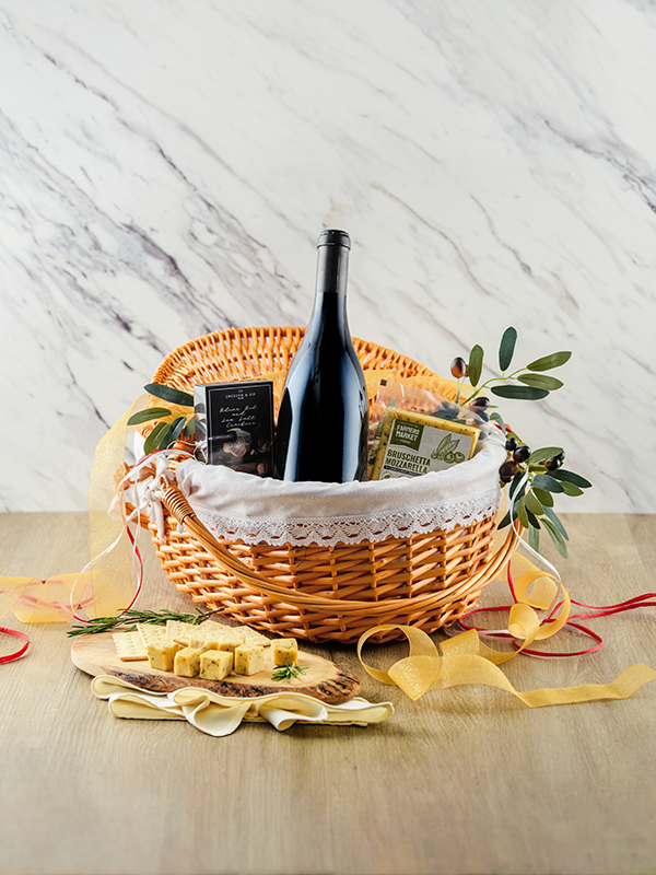 Signature Picnic Basket