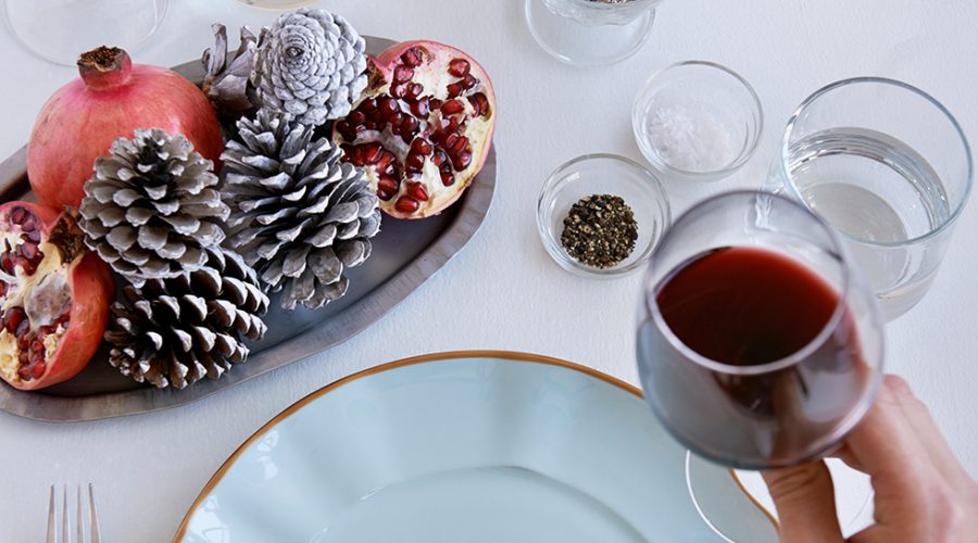 Keep It Simple with These Easy Holiday Entertaining Tips