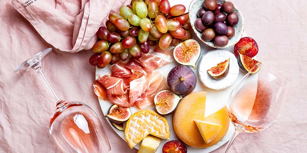 Cheese, fruits and meat pairings for wine