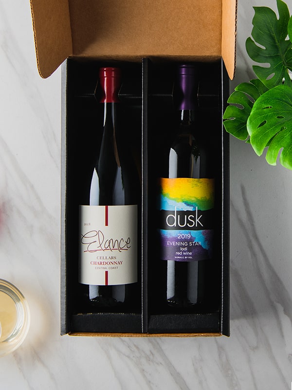 Gift box with one white wine and one red wine