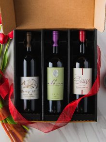 Gift box with three red wines