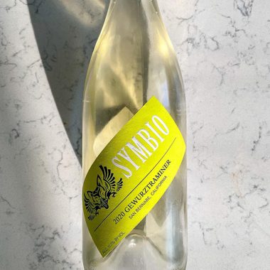 A close up of a bottle of Symbio 2020 Gewürztraminer